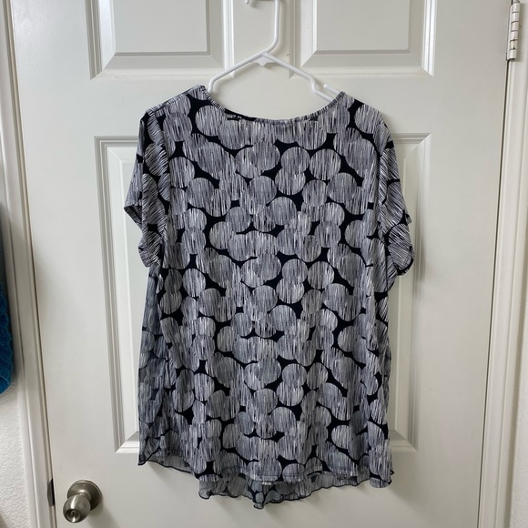 Flowy Work Blouse - Picture 6 of 6